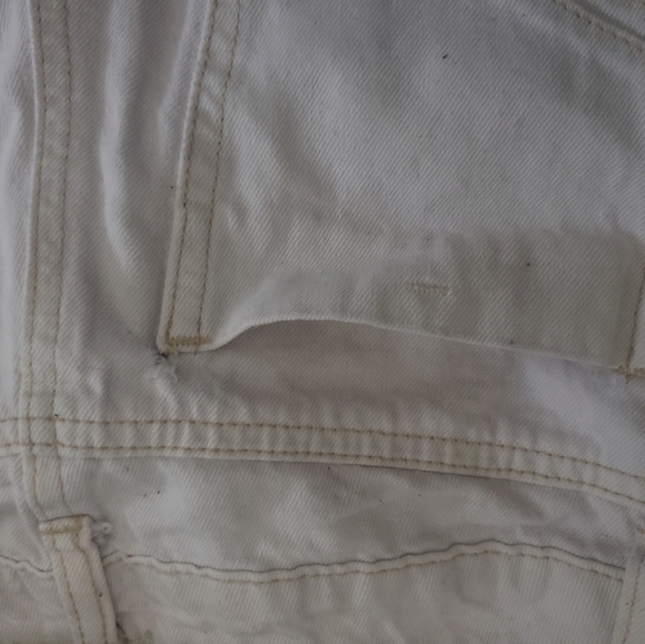 White distressed jean shorts - Picture 9 of 16